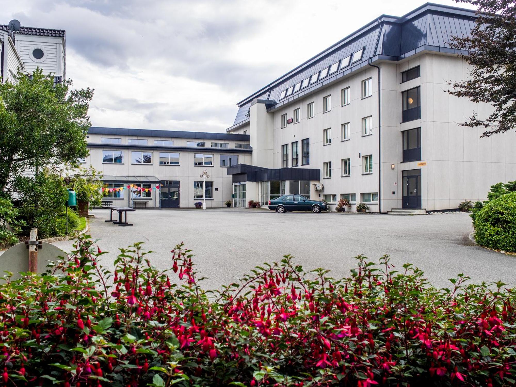 Solborg Folkehogskole Hostel Stavanger Exterior photo